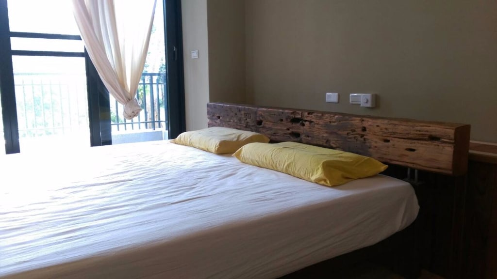 king-size-bed-for-single-or-double-occupancy king-size-bed-for-single-or-double-occupancy